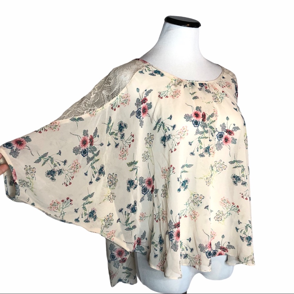 LC Lauren Conrad Floral Bat Wing Blouse | medium - Picture 3 of 10